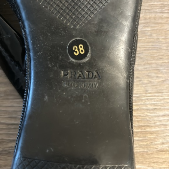 Like new Prada size 38 black sandles - Picture 4 of 4